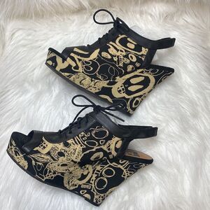 BC FOOTWEAR Wedge Black Skulls Sandals‎